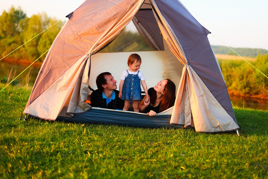 Camping with Your Baby – Pros and Cons