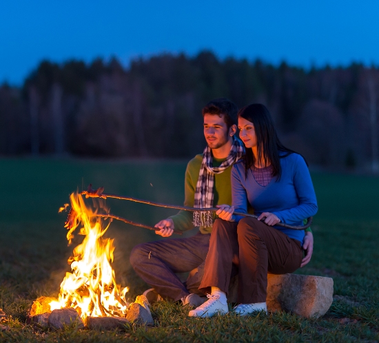 reasons why a campfire is crucial for the perfect camping trip