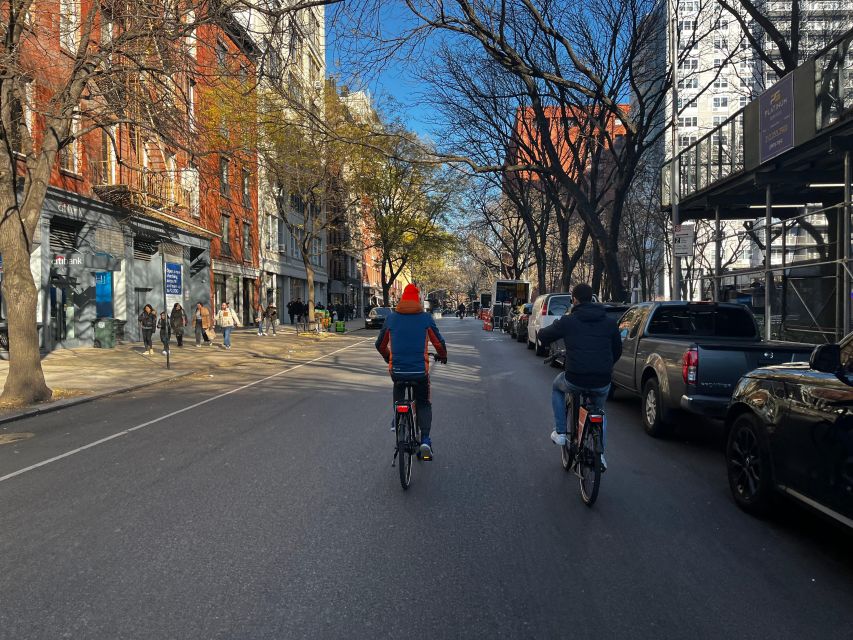 Downtown bike tour with stylish dutch bikes! the itinerary in detail