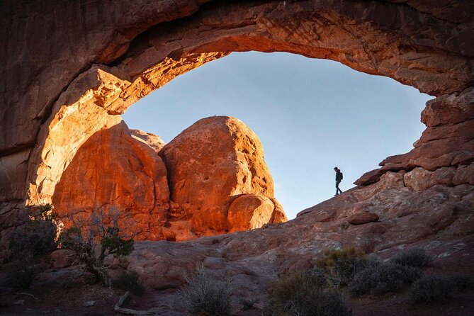 Discover the hidden arches: solitaire arches private desert hike highlights
