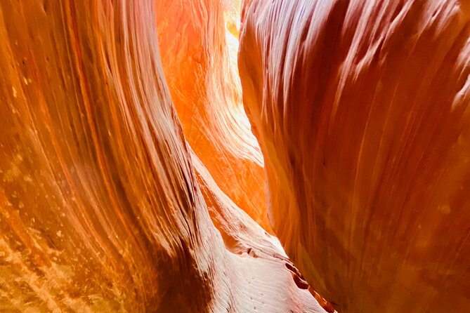 Guided hike through peekaboo + great chamber combo (small group) what to expect from this zion adventure
